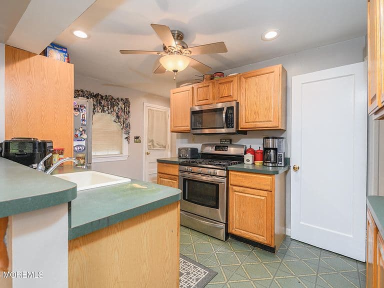 Listing photo 5