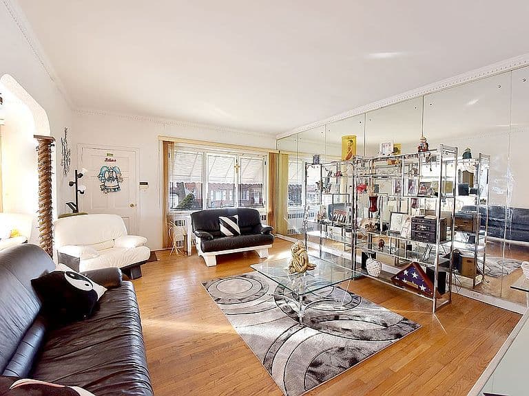 Listing photo 3