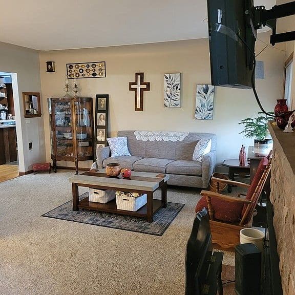 Listing photo 4