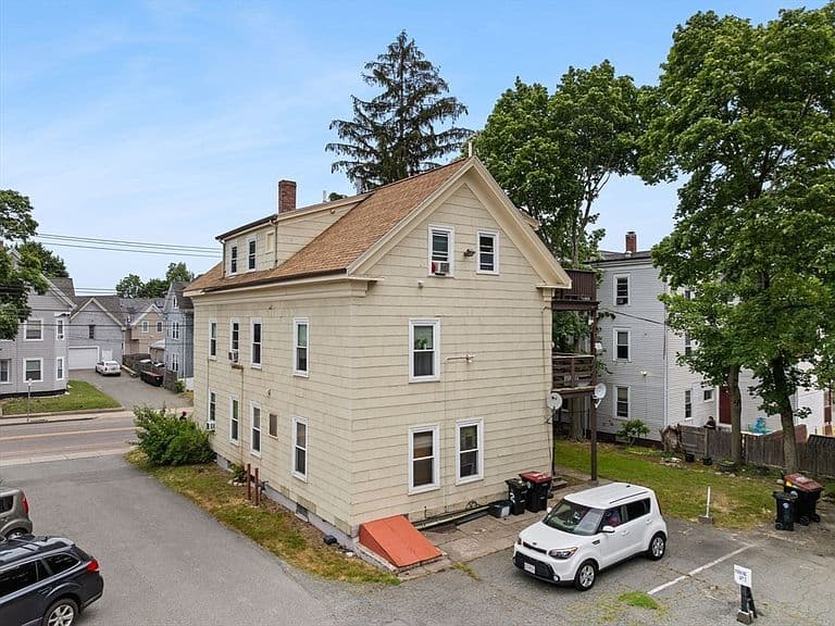 Listing photo 3