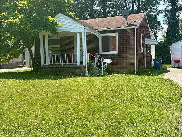 Listing photo 2