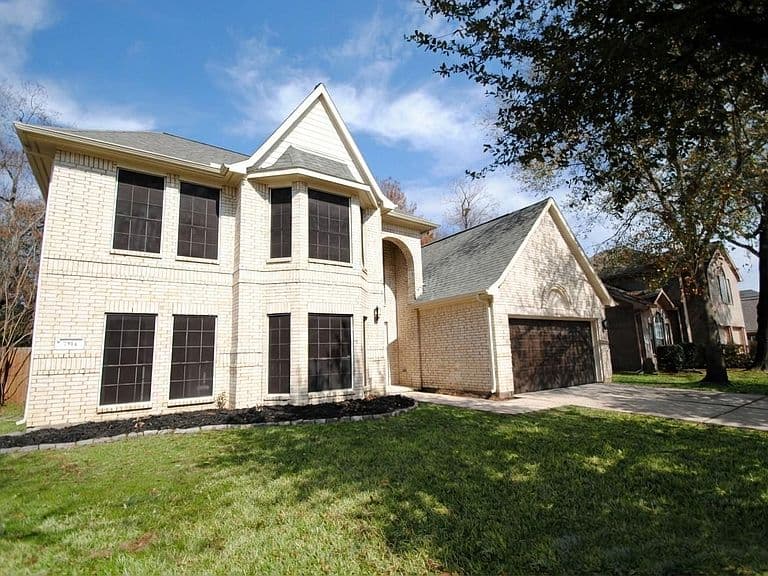 Listing photo 2