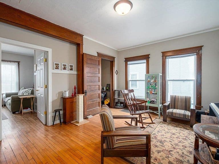 Listing photo 4