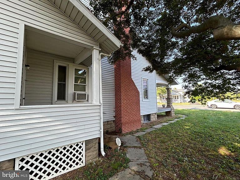 Listing photo 5