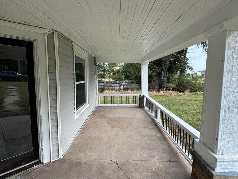 Listing photo 5