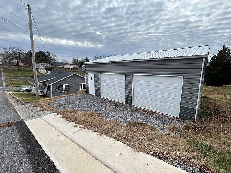 Listing photo 3