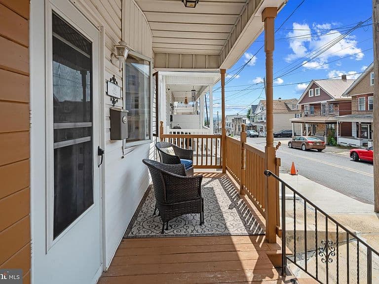 Listing photo 5