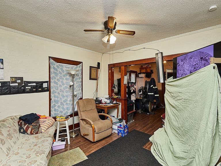 Listing photo 5