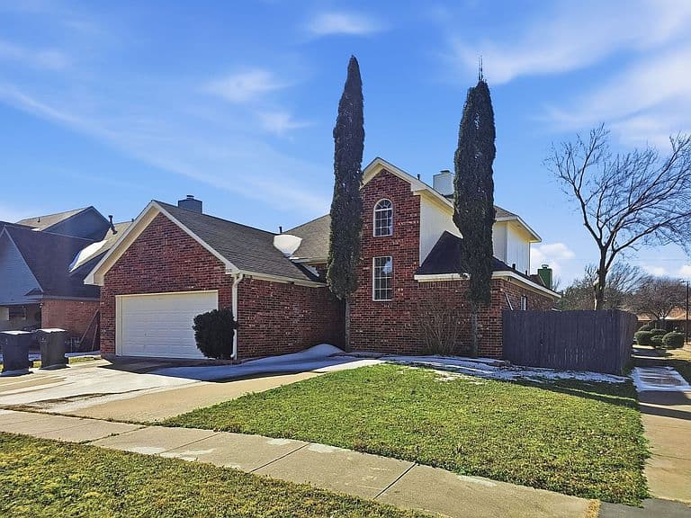 Listing photo 3