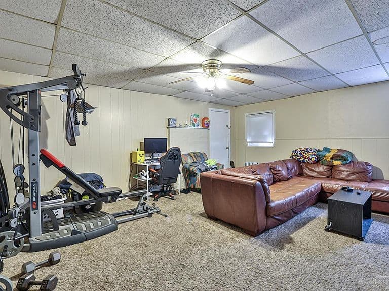 Listing photo 5