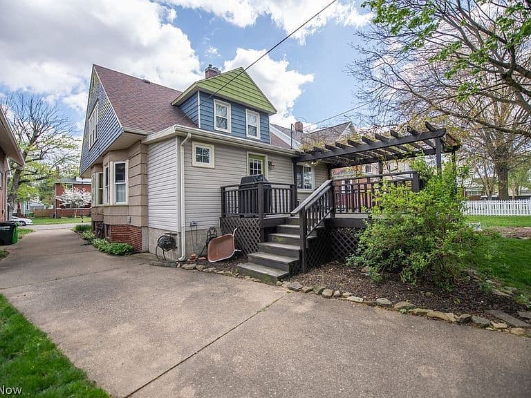 Listing photo 4