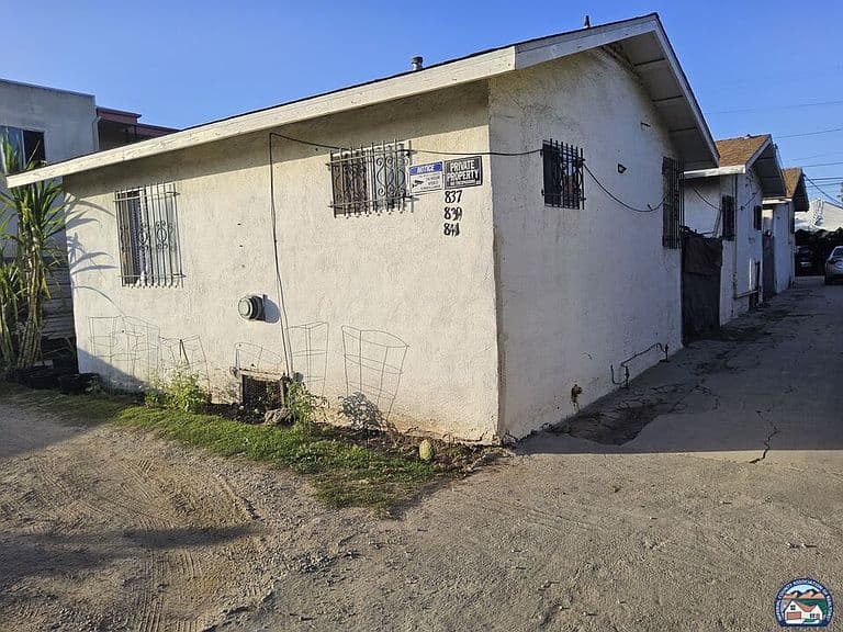 Listing photo 3