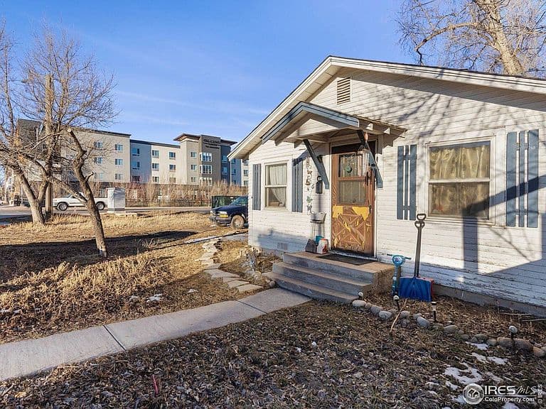 Listing photo 2