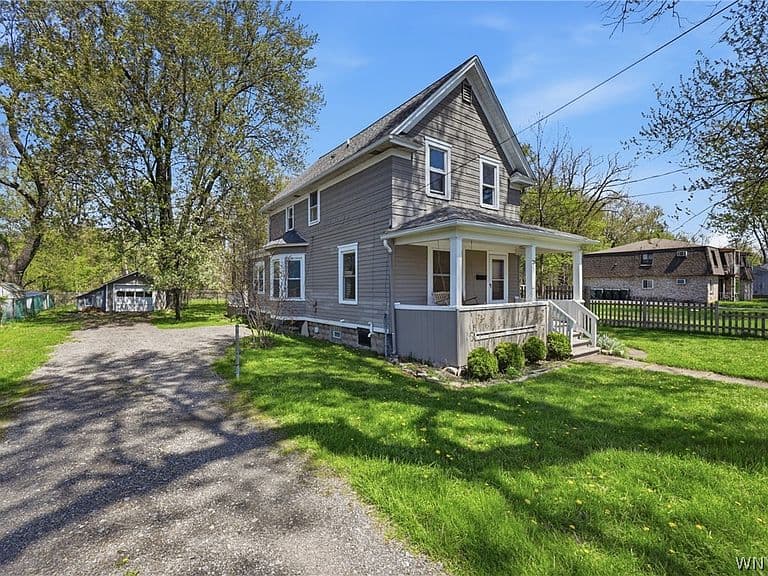Listing photo 2
