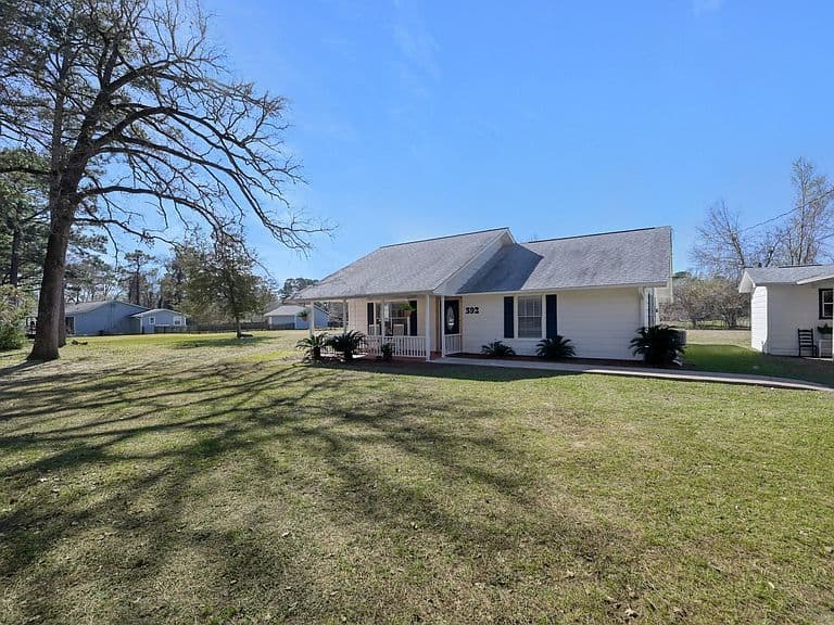 Listing photo 4