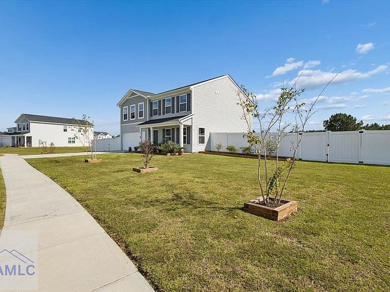 Listing photo 5