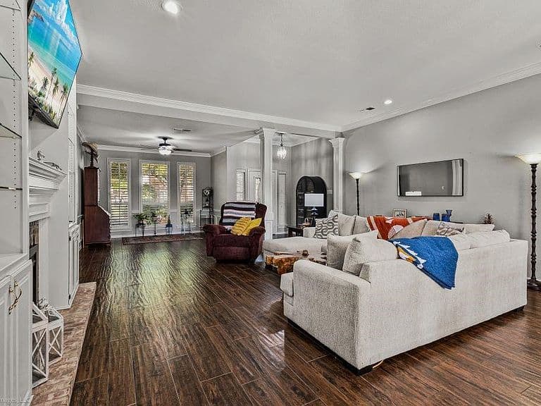 Listing photo 5