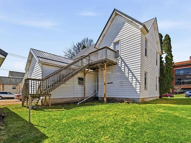 Listing photo 4