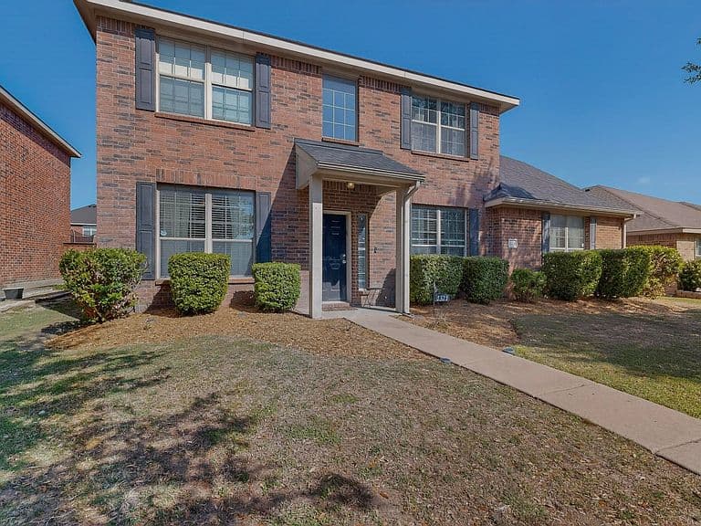 Listing photo 2