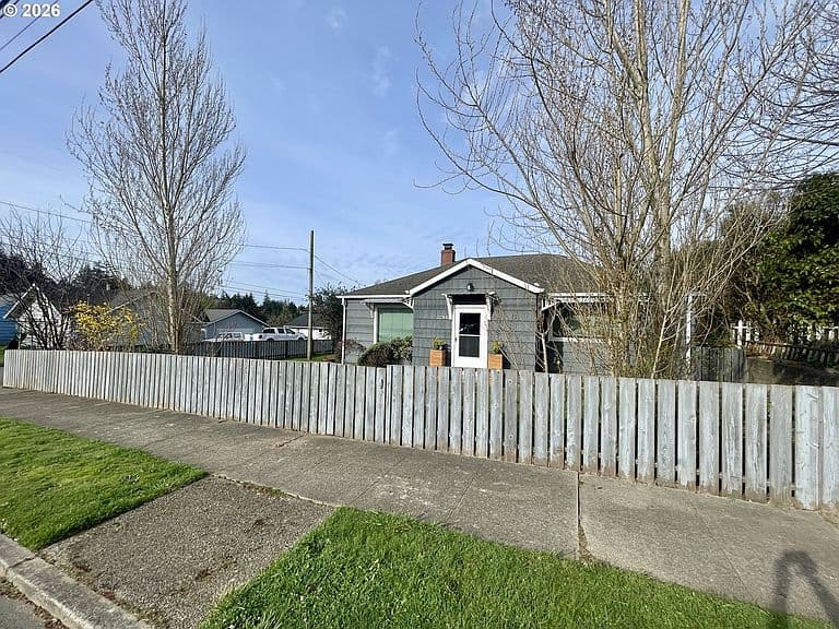 Listing photo 5