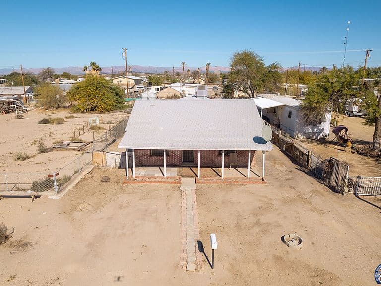 Listing photo 3