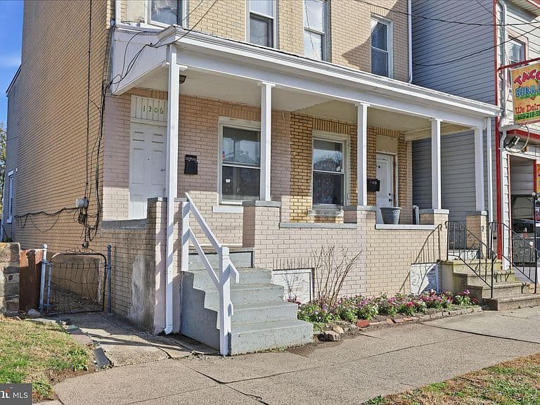 Listing photo 5