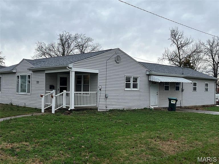 Listing photo 2