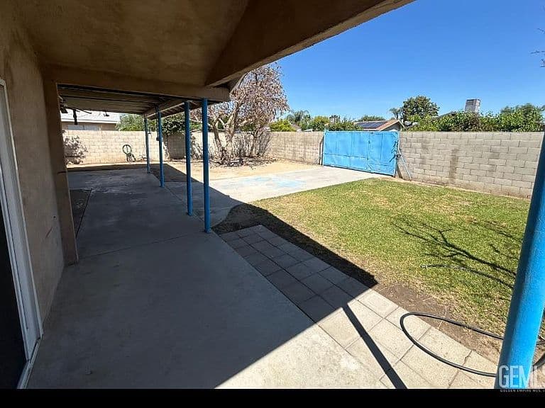 Listing photo 5