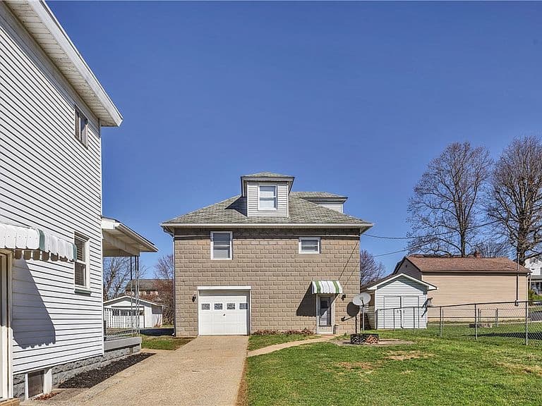 Listing photo 4