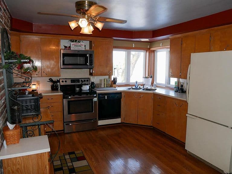 Listing photo 3