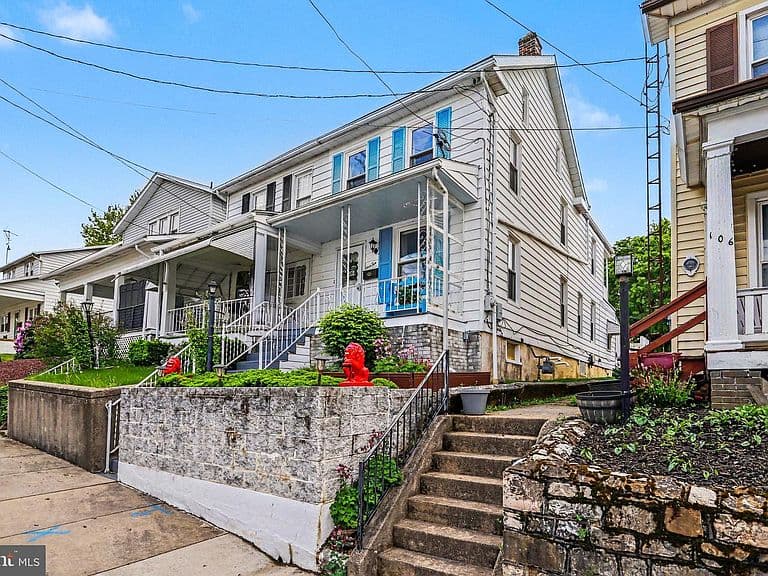 Listing photo 3