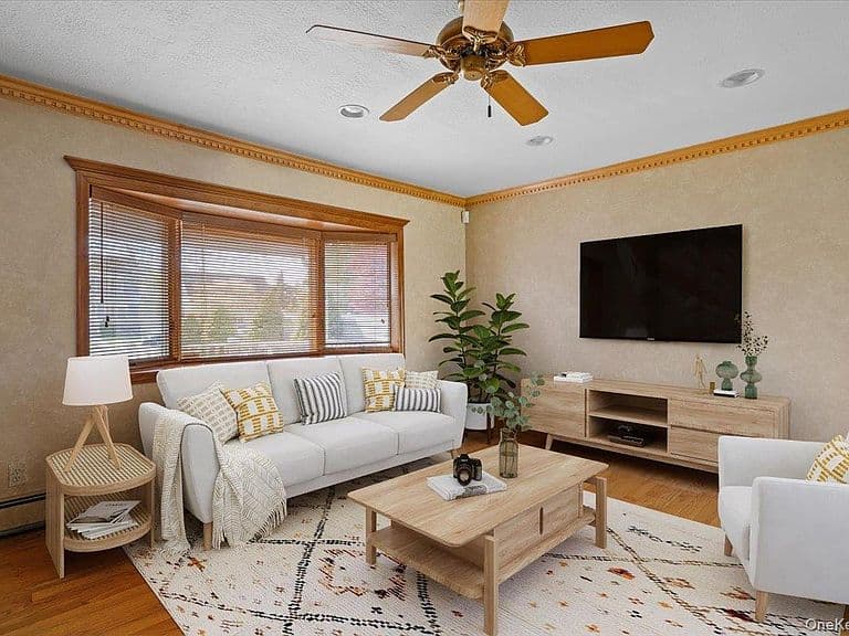 Listing photo 5