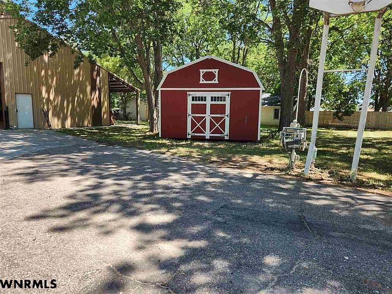 Listing photo 3