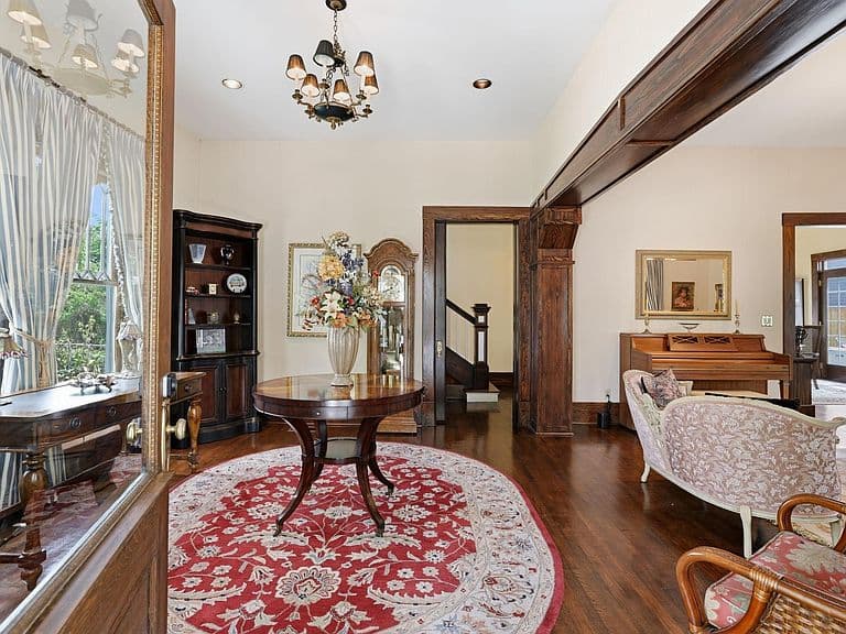 Listing photo 4