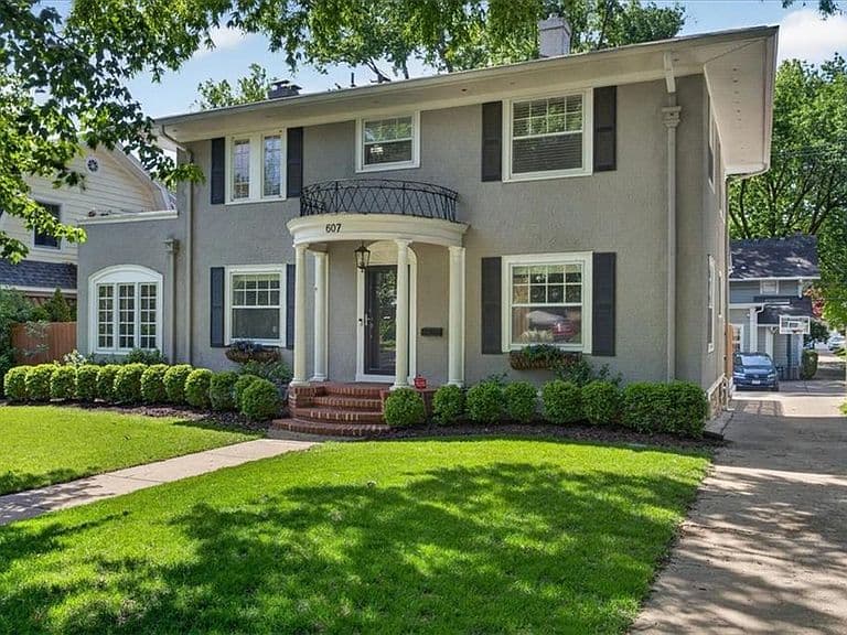 Listing photo 3