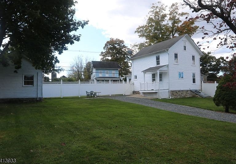 Listing photo 5