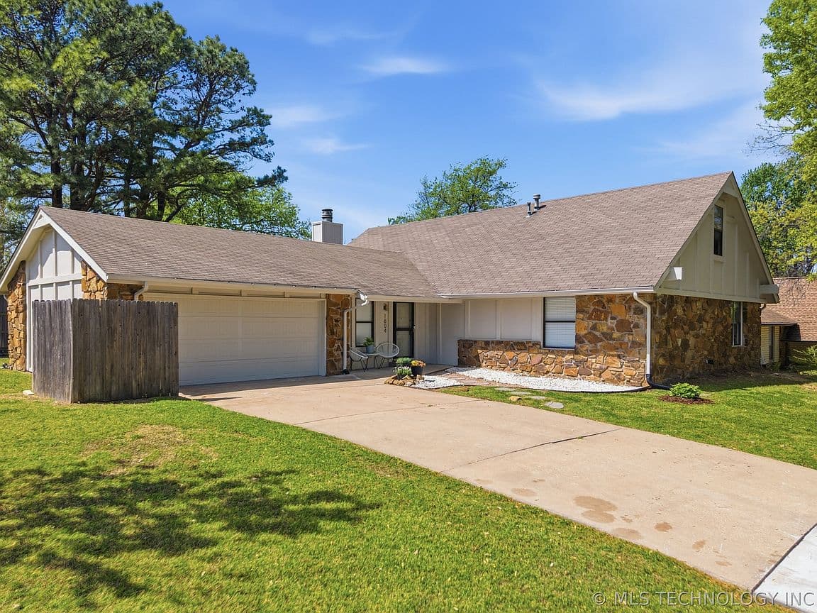 Primary listing photo
