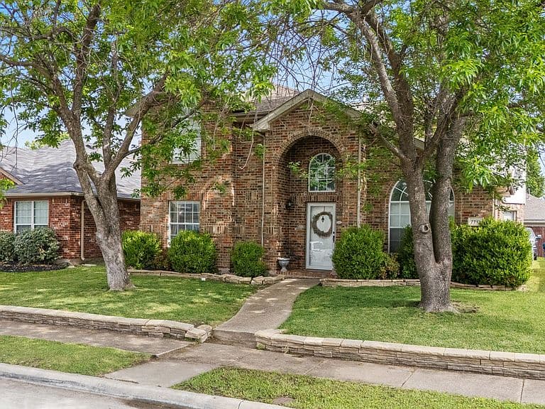 Listing photo 3