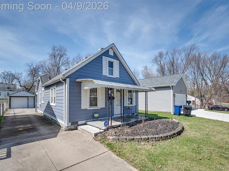 Listing photo 2