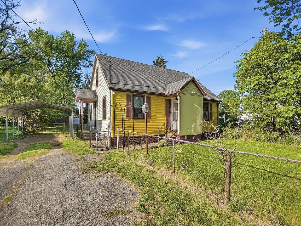 Primary listing photo