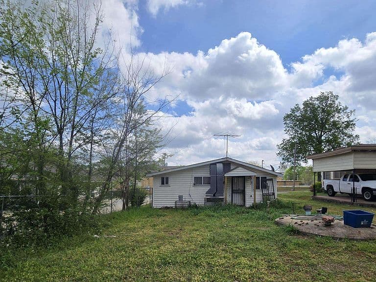 Listing photo 4