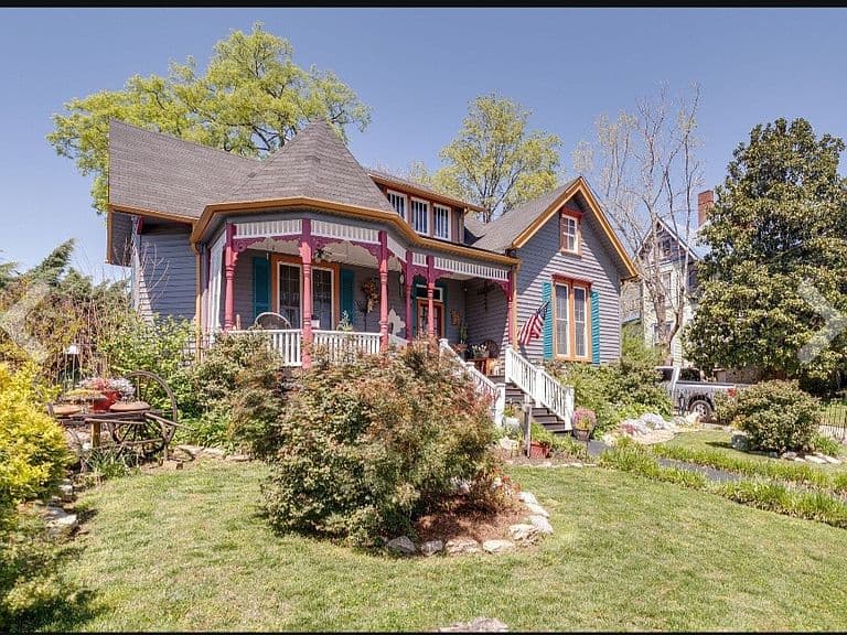 Listing photo 5
