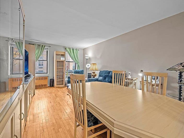 Listing photo 5