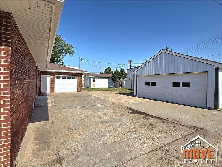 Listing photo 4