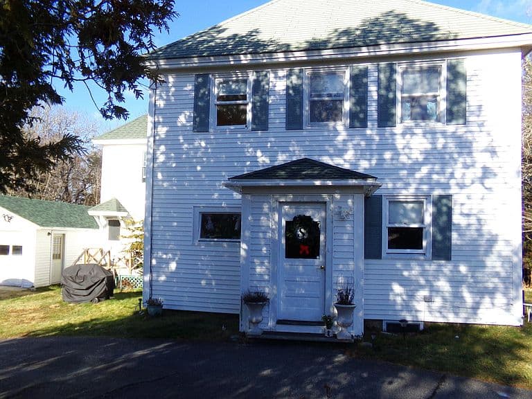 Listing photo 2