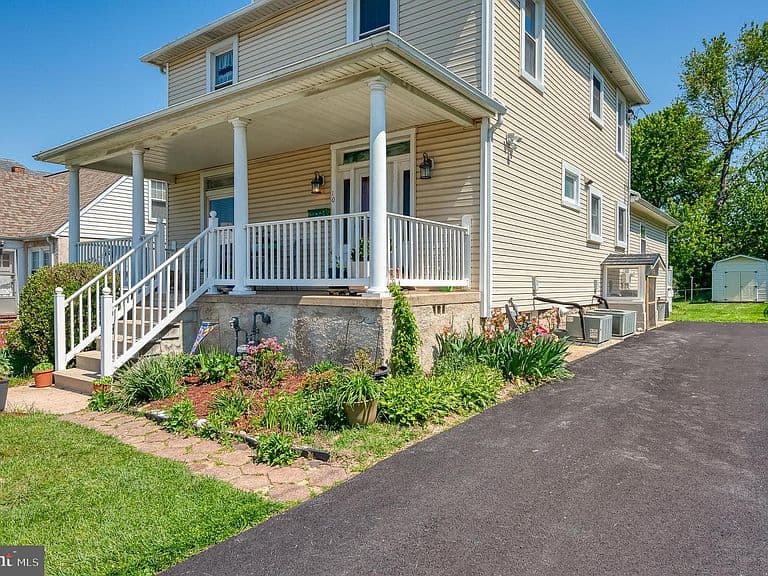 Listing photo 5