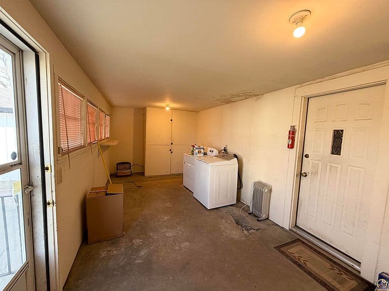 Listing photo 3