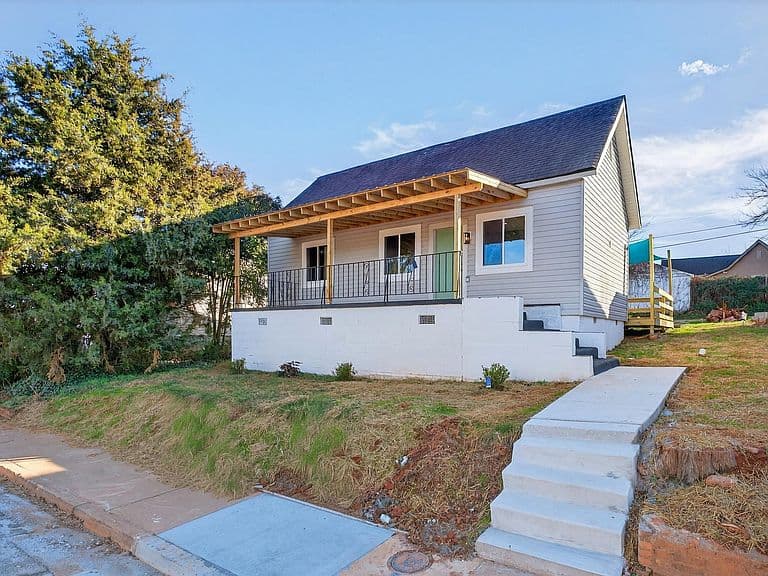 Listing photo 5