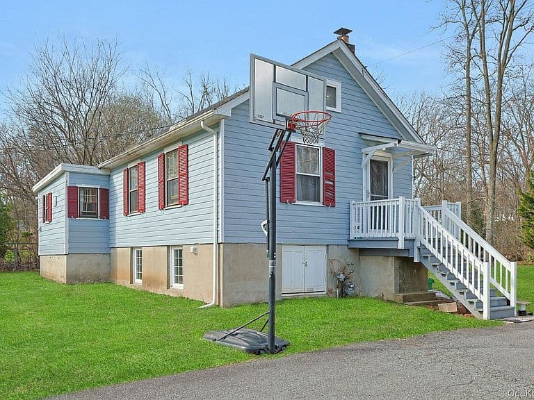 Listing photo 4