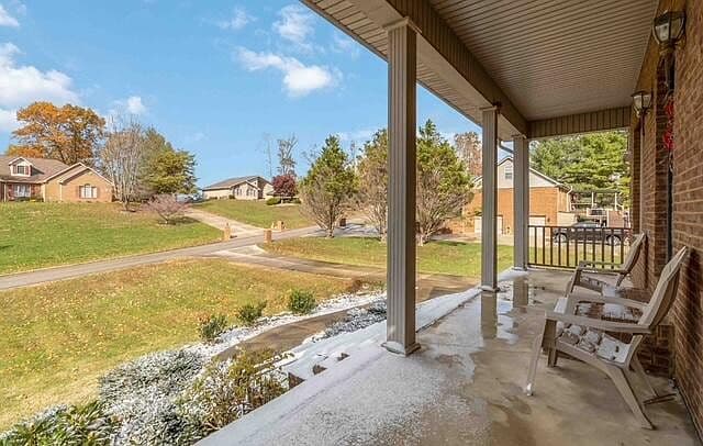 Listing photo 4